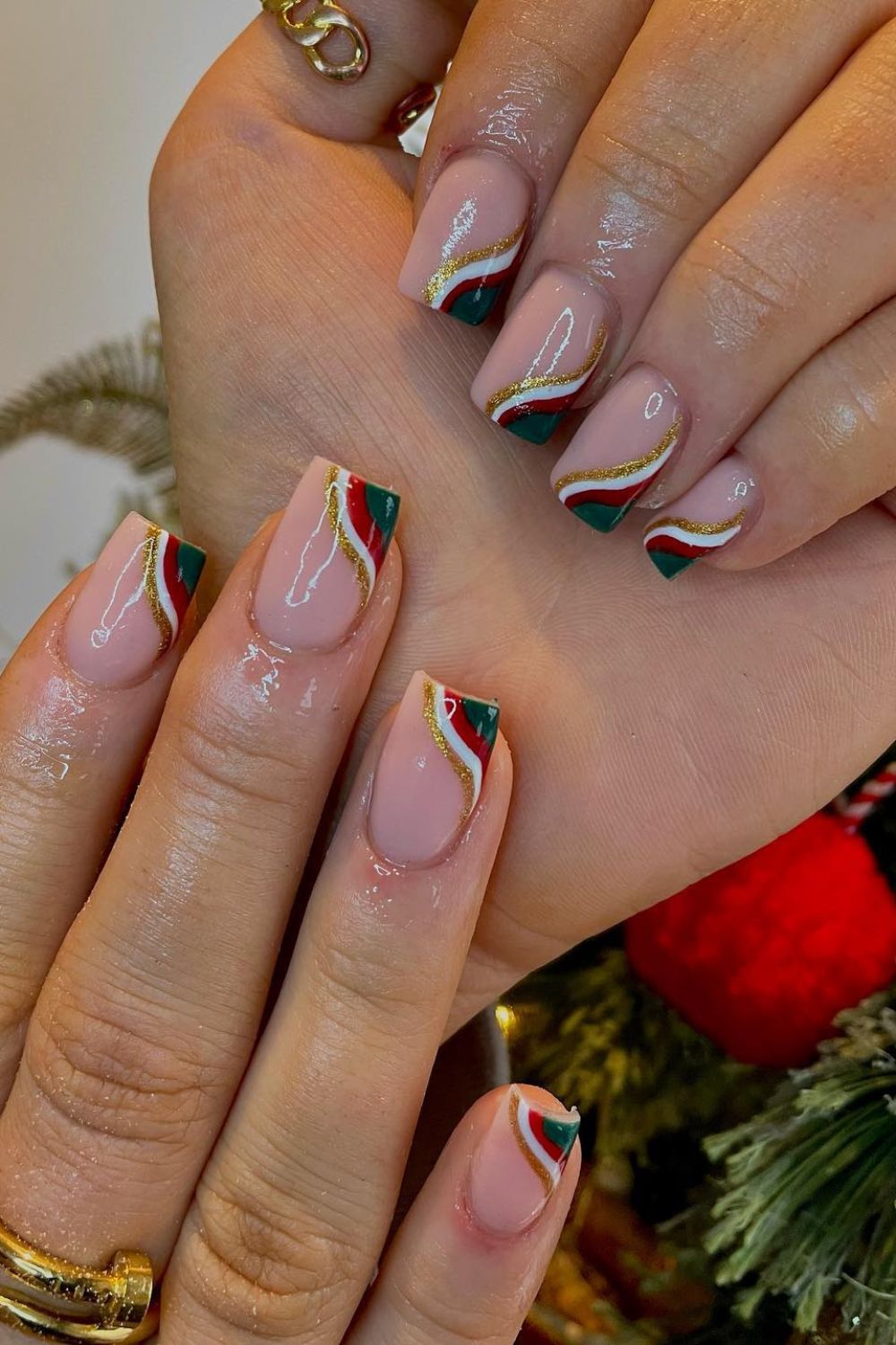 Swirling Holiday Lines