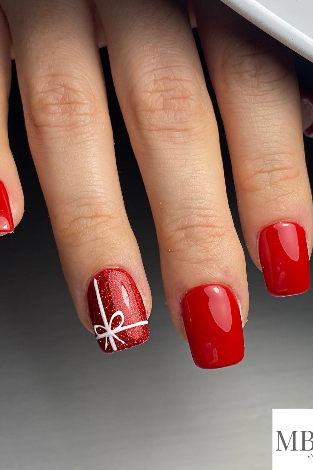 Wrapped Gift Accent Nail