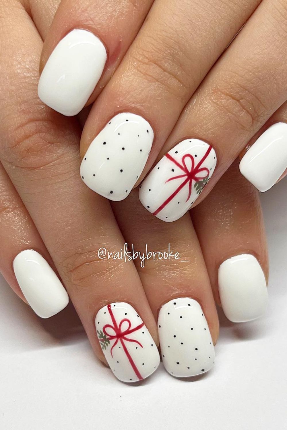 Holiday Gift Wrap Nails