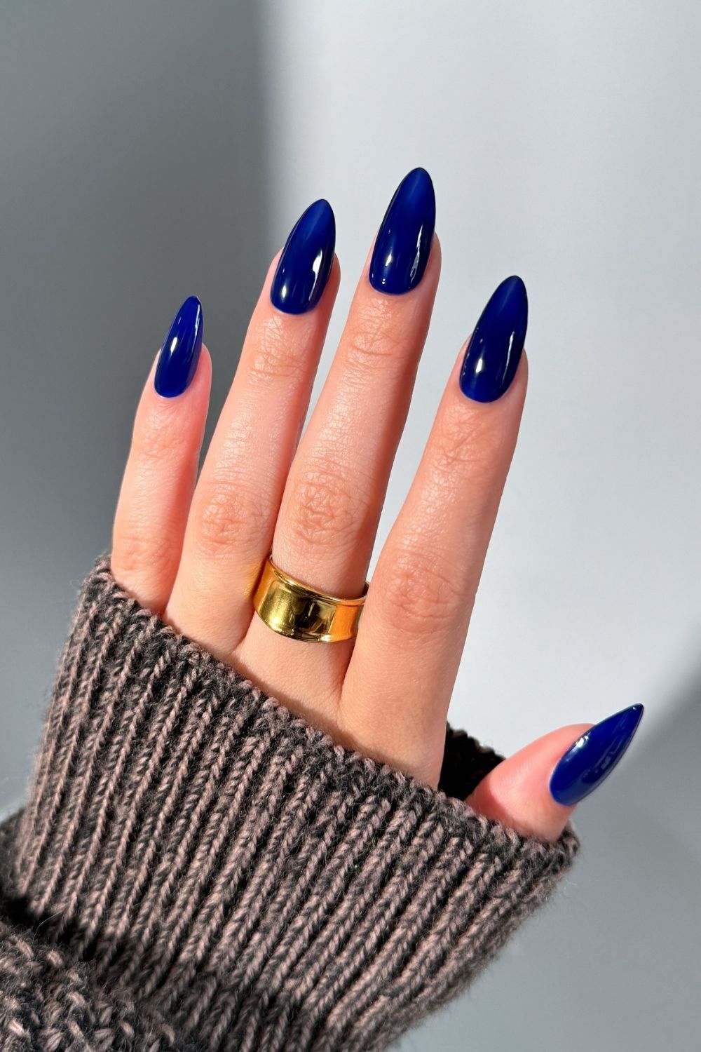 Glossy Sapphire Almond