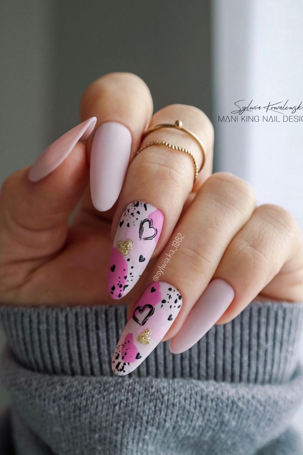 Artistic Pink Heart Design