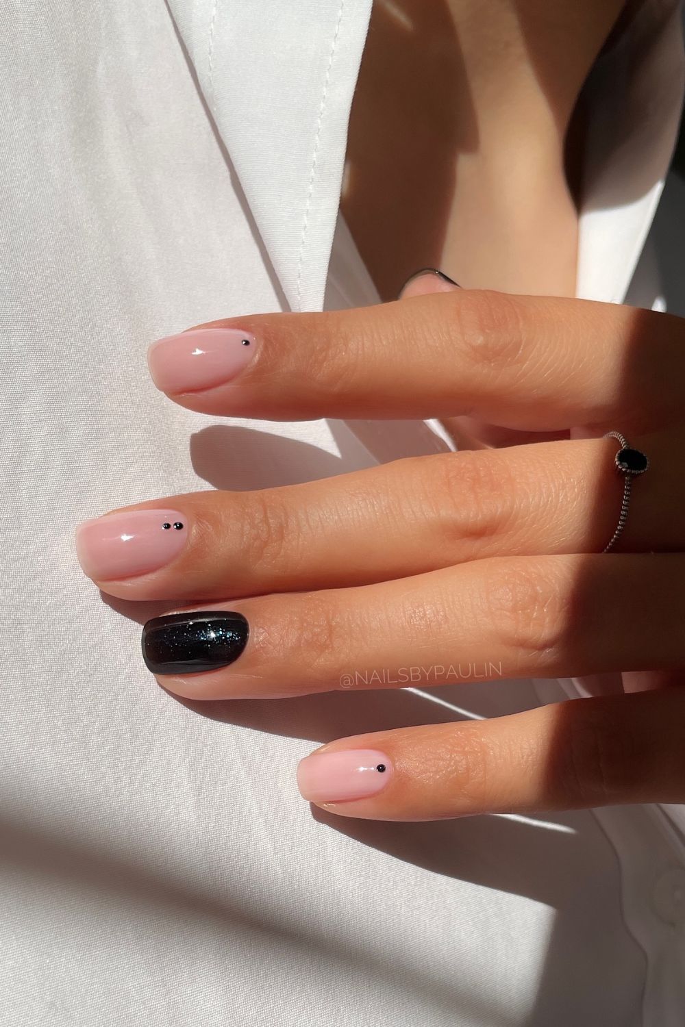 Chic Black Accent