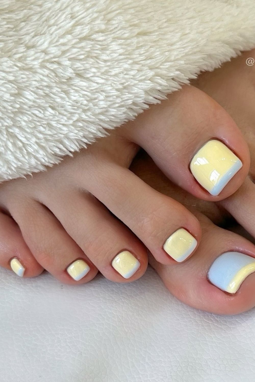 Yellow and Blue Blend