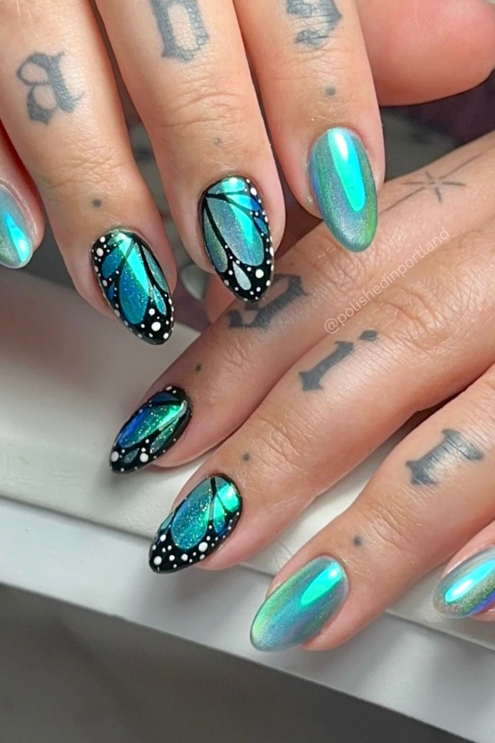 Holographic Green Wings