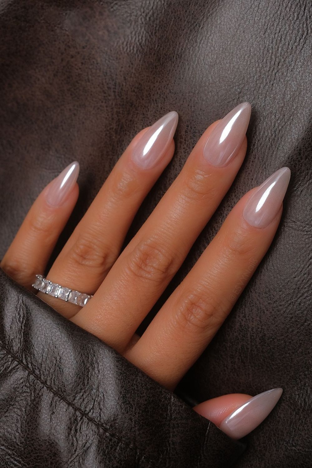 Chrome Glaze Almond