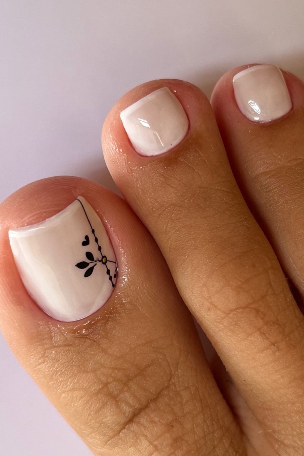 Minimal Leaf Accent