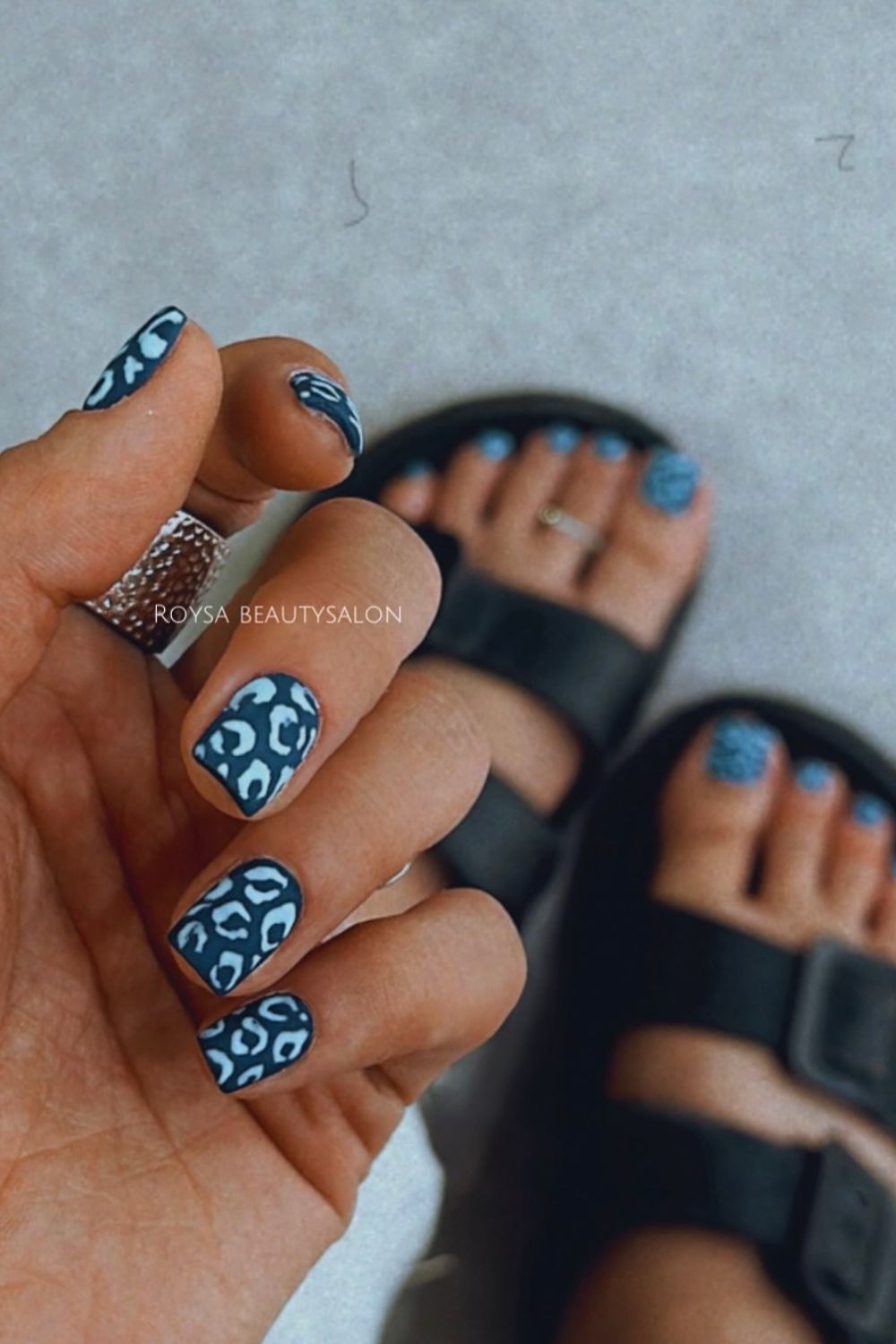 Turquoise Leopard Chic