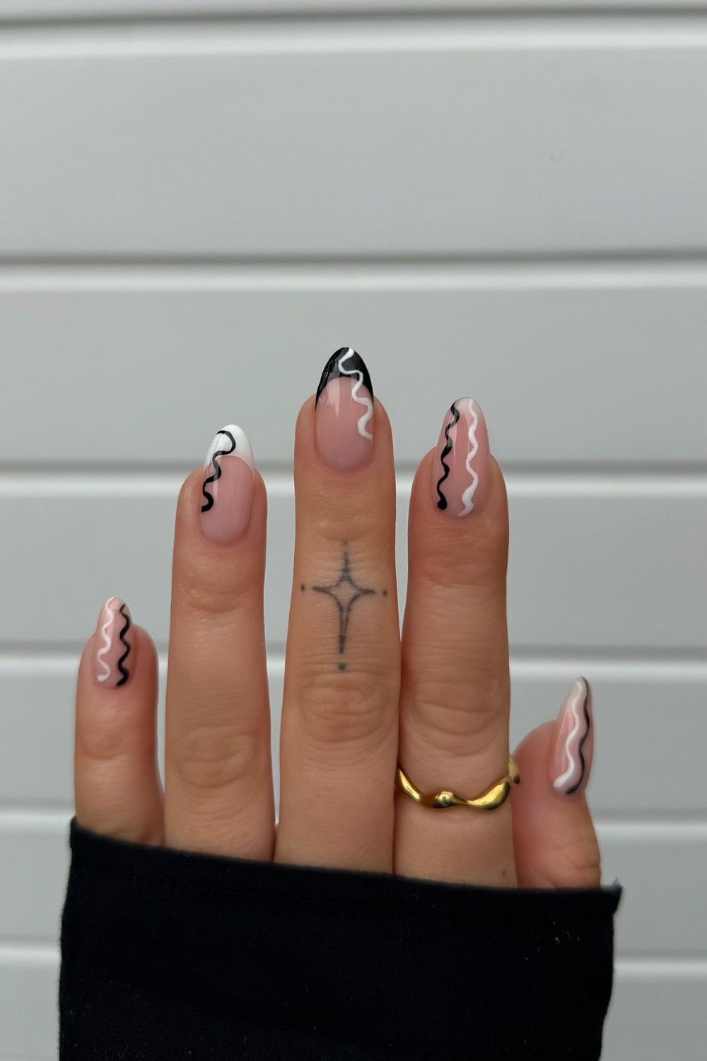 Black And White Waves