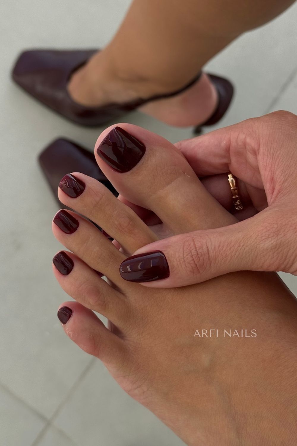 Elegant Maroon Gloss