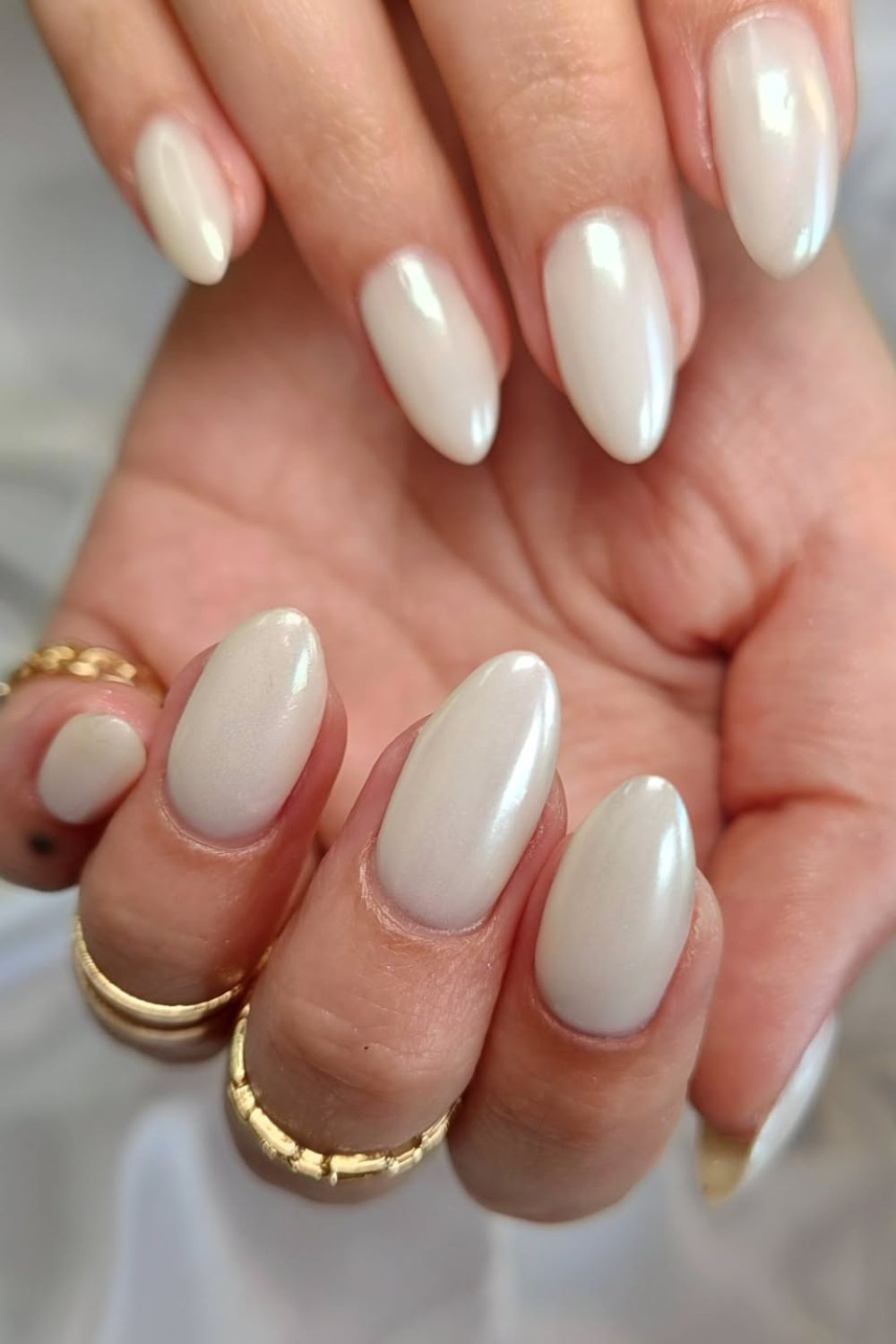 Soft Off-White Shine