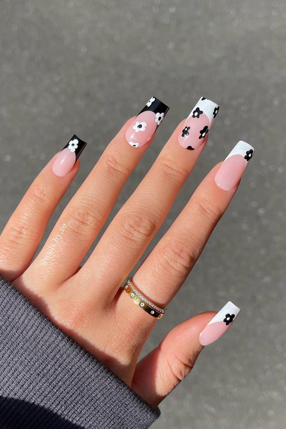 Monochrome Floral Tips