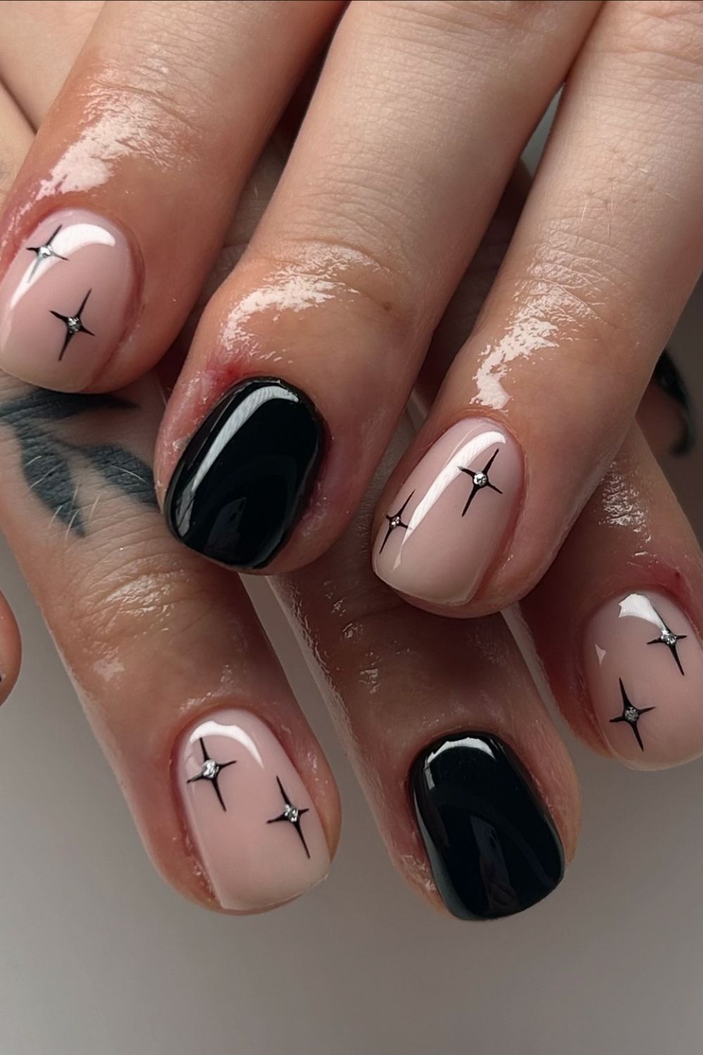 Starburst Chic Contrast