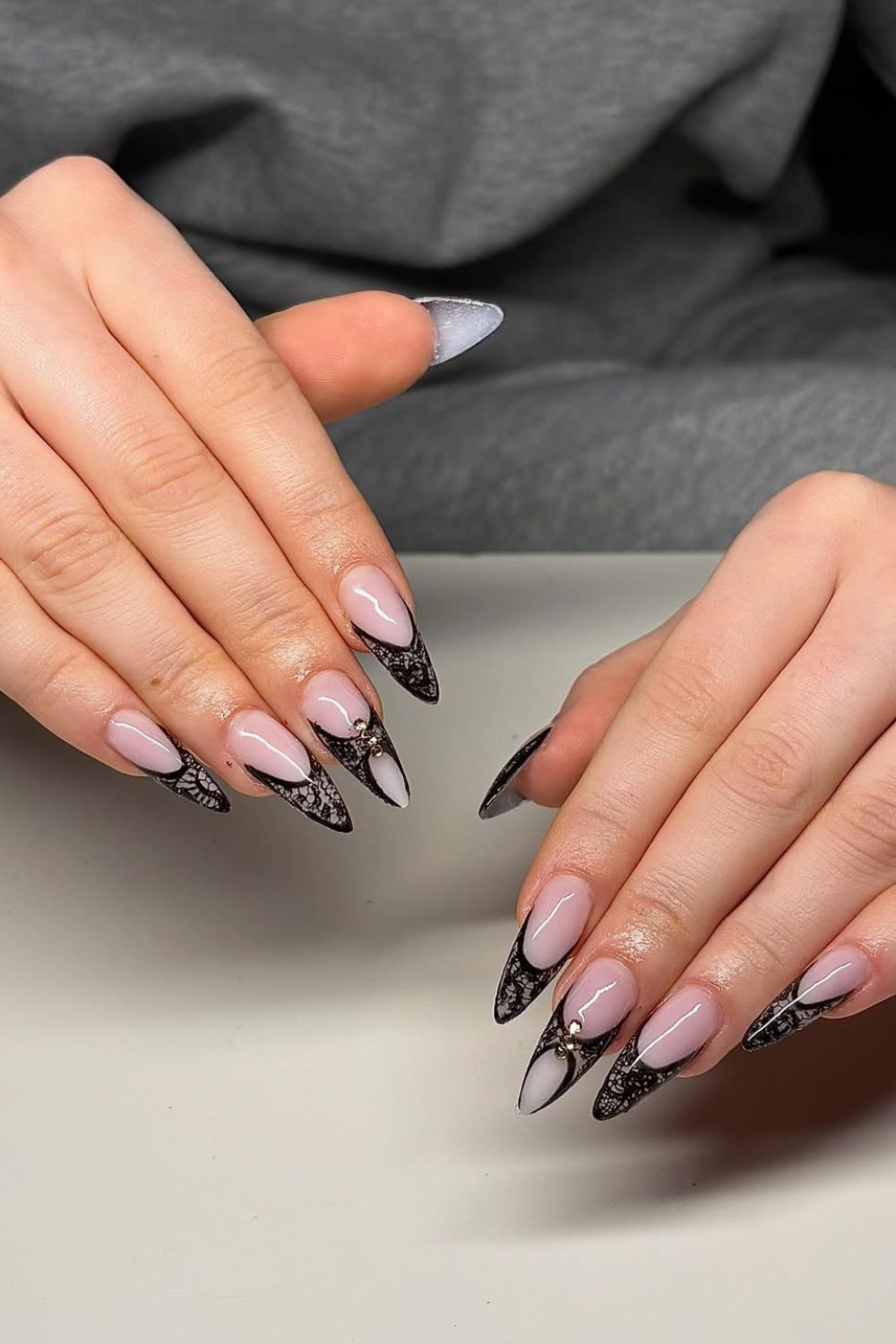Sharp Lace Tips